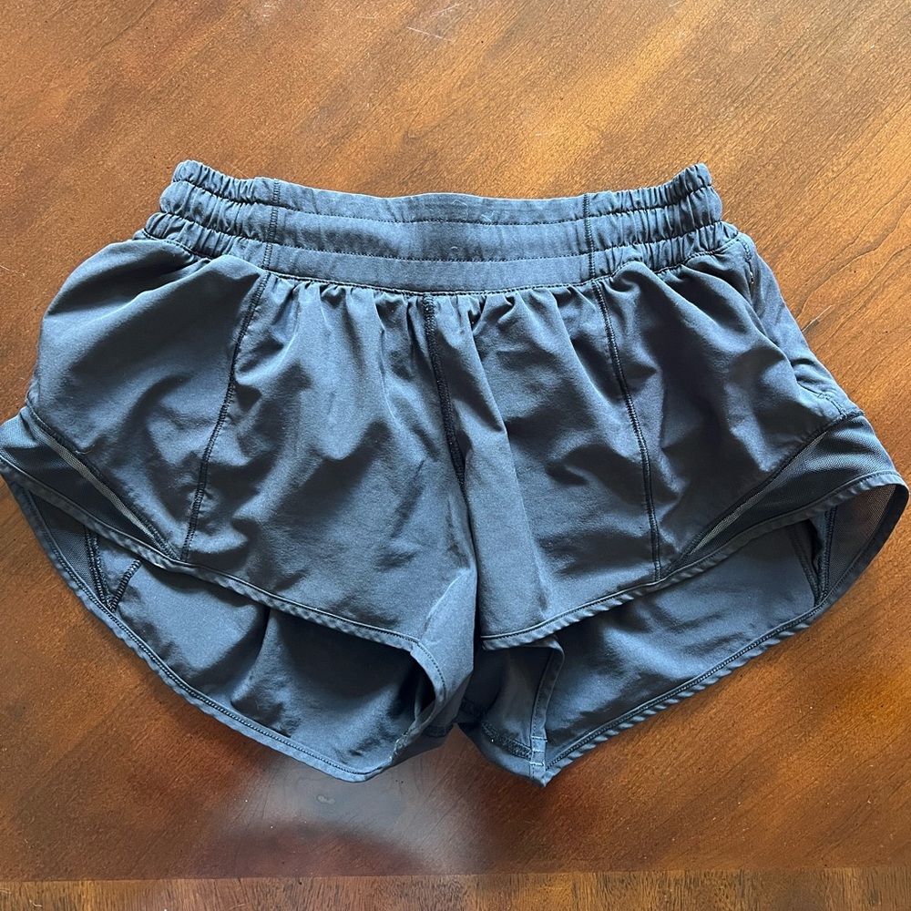 Black Lululemon Hotty hot shorts, 2.5 inch